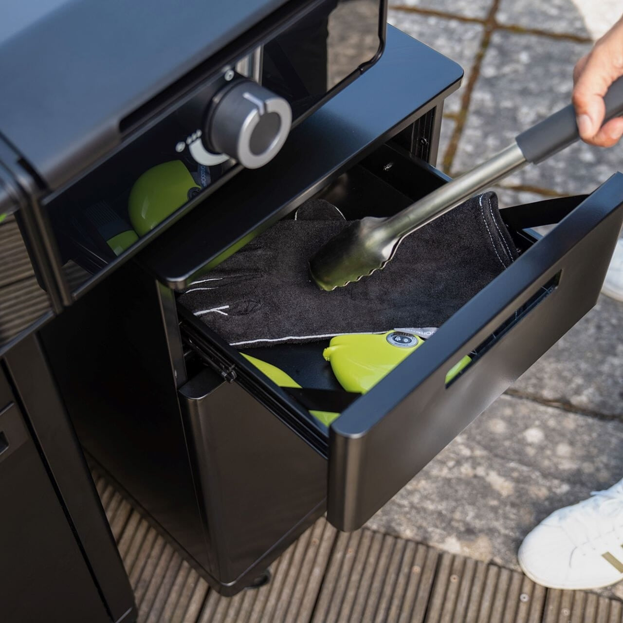 OutdoorChef - GRILL CABINET WITH CASTERS