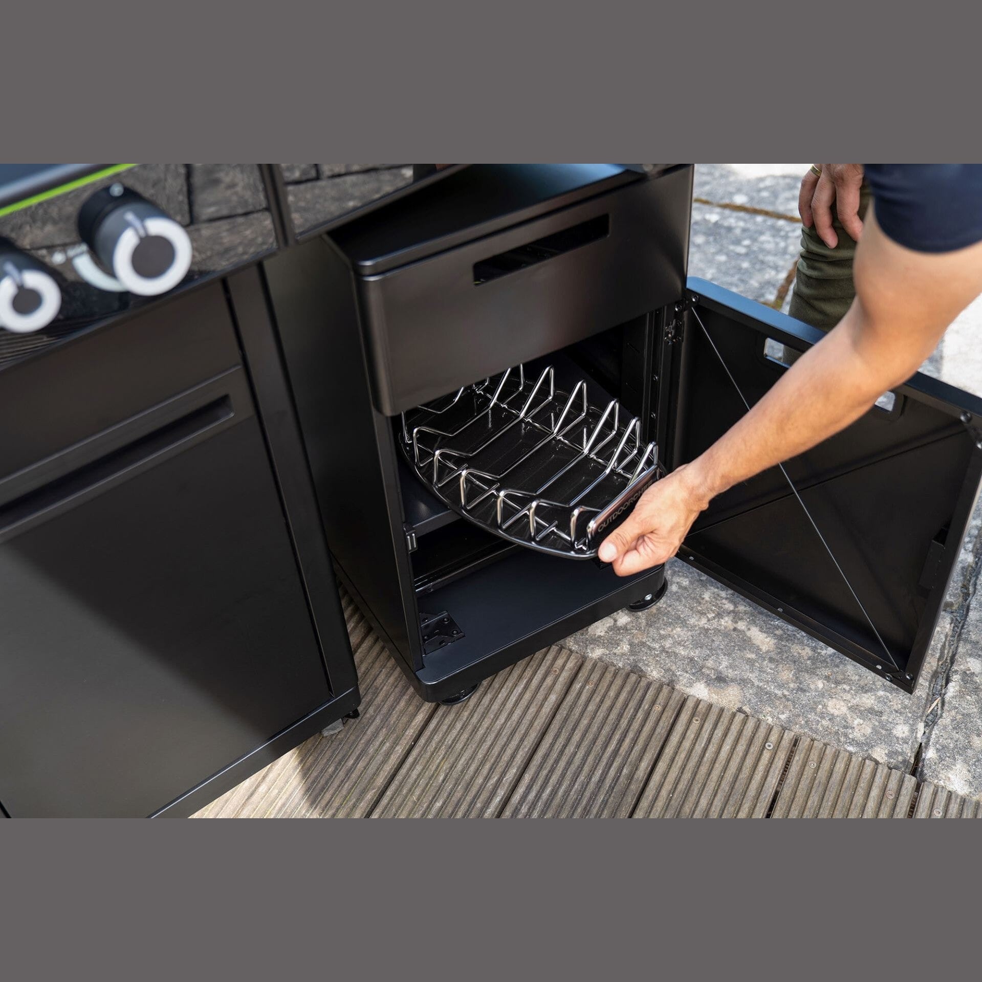 OutdoorChef - GRILL CABINET WITH CASTERS