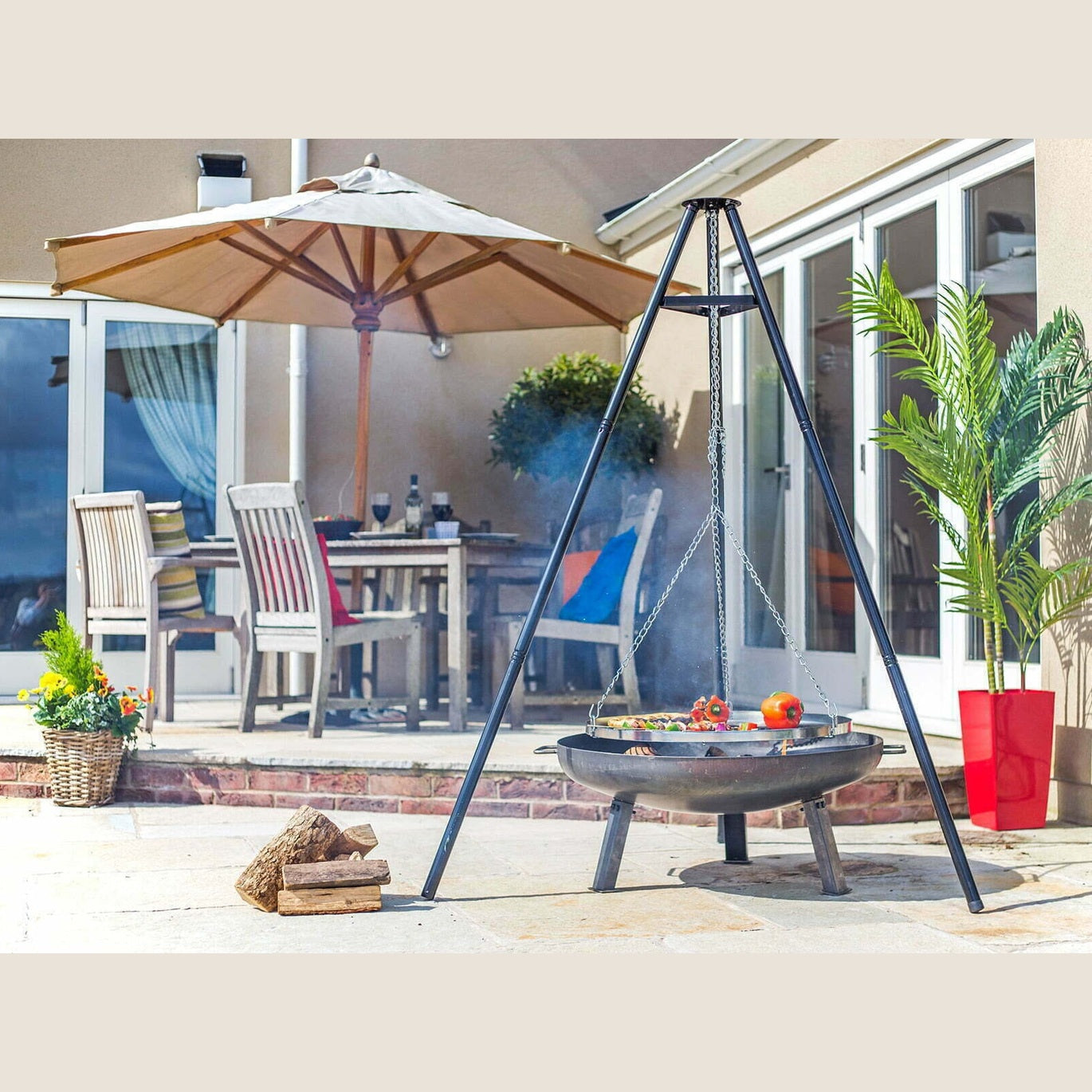 La Hacienda - Tripod With Hanging Grill