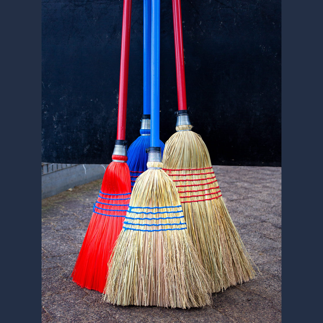 Red Gorilla - Corn Brooms - Standard new 120cm Handle Blue ehdxb