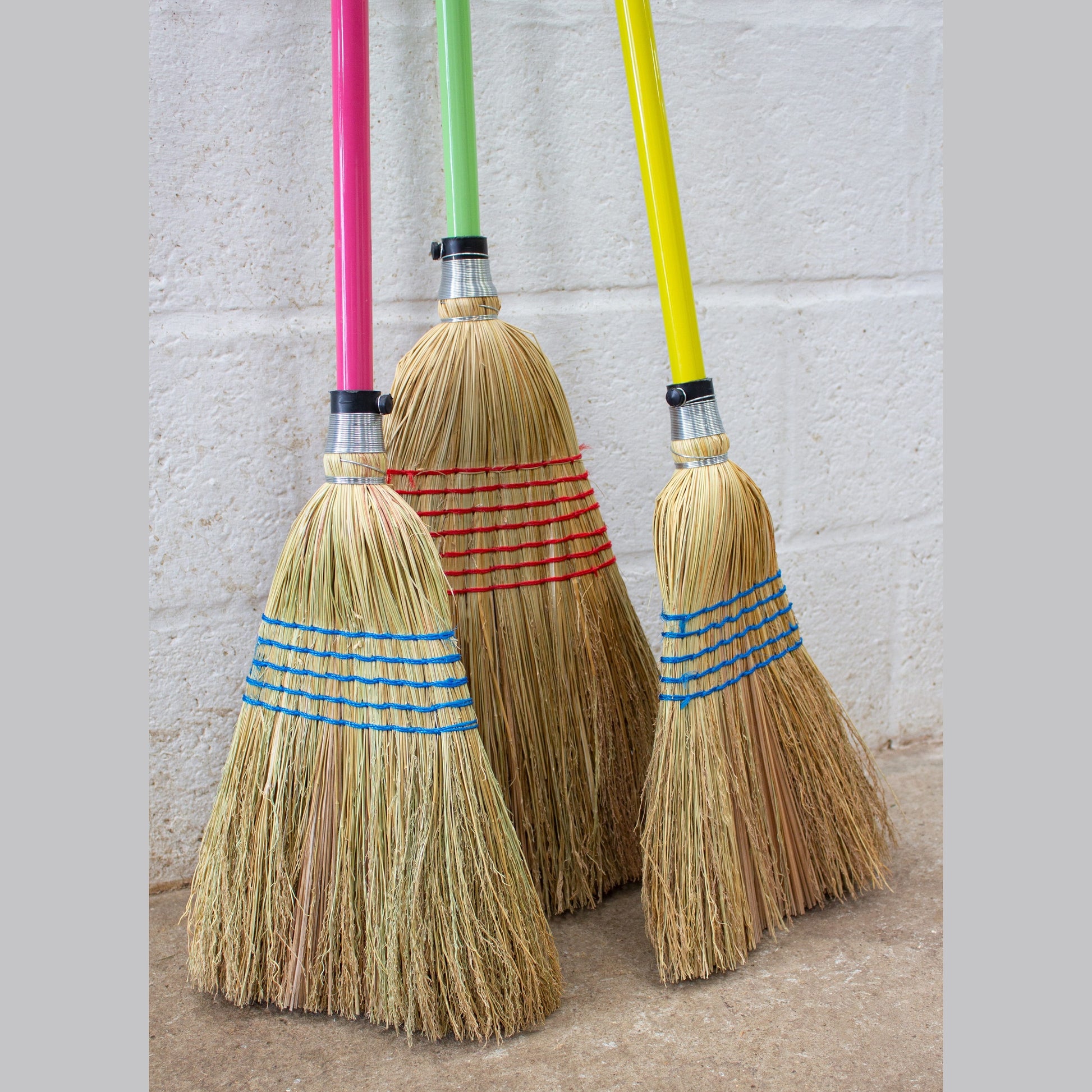 Red Gorilla - Corn Brooms - Standard new 120cm Handle Yellow ehdxb