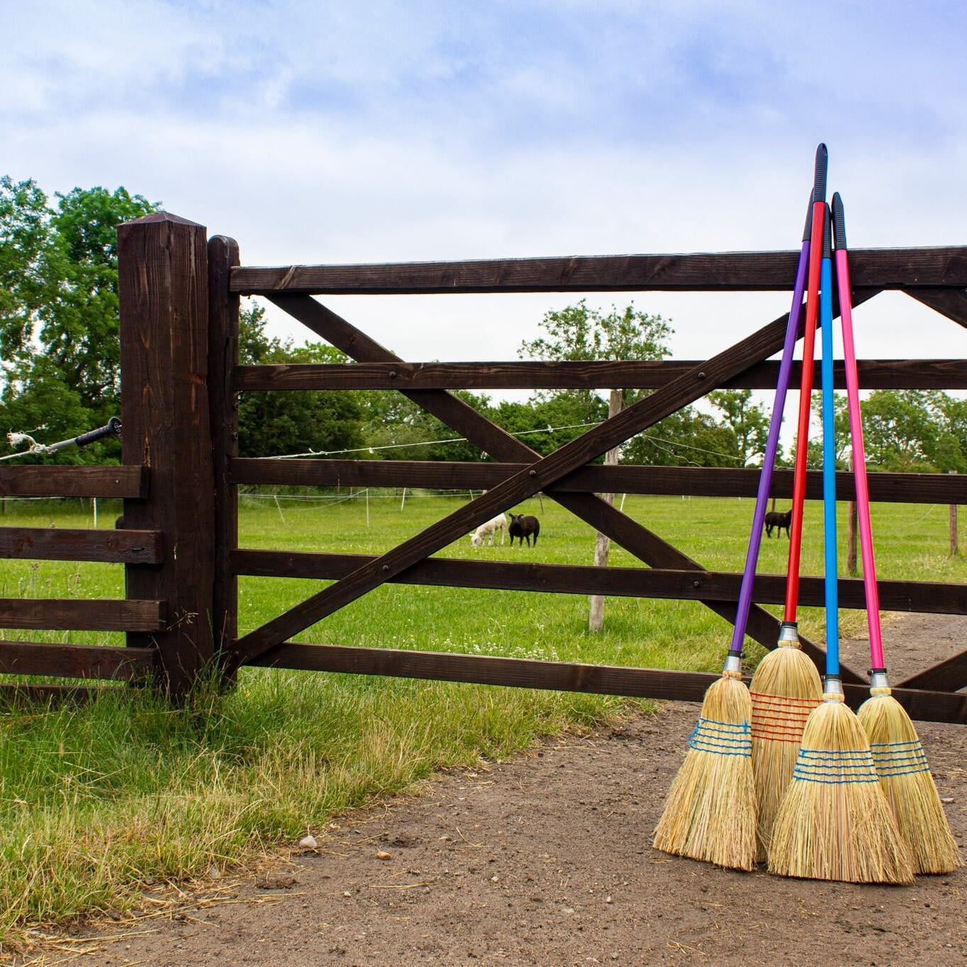 Red Gorilla - Corn Brooms - Large new 120cm Handle Red ehdxb
