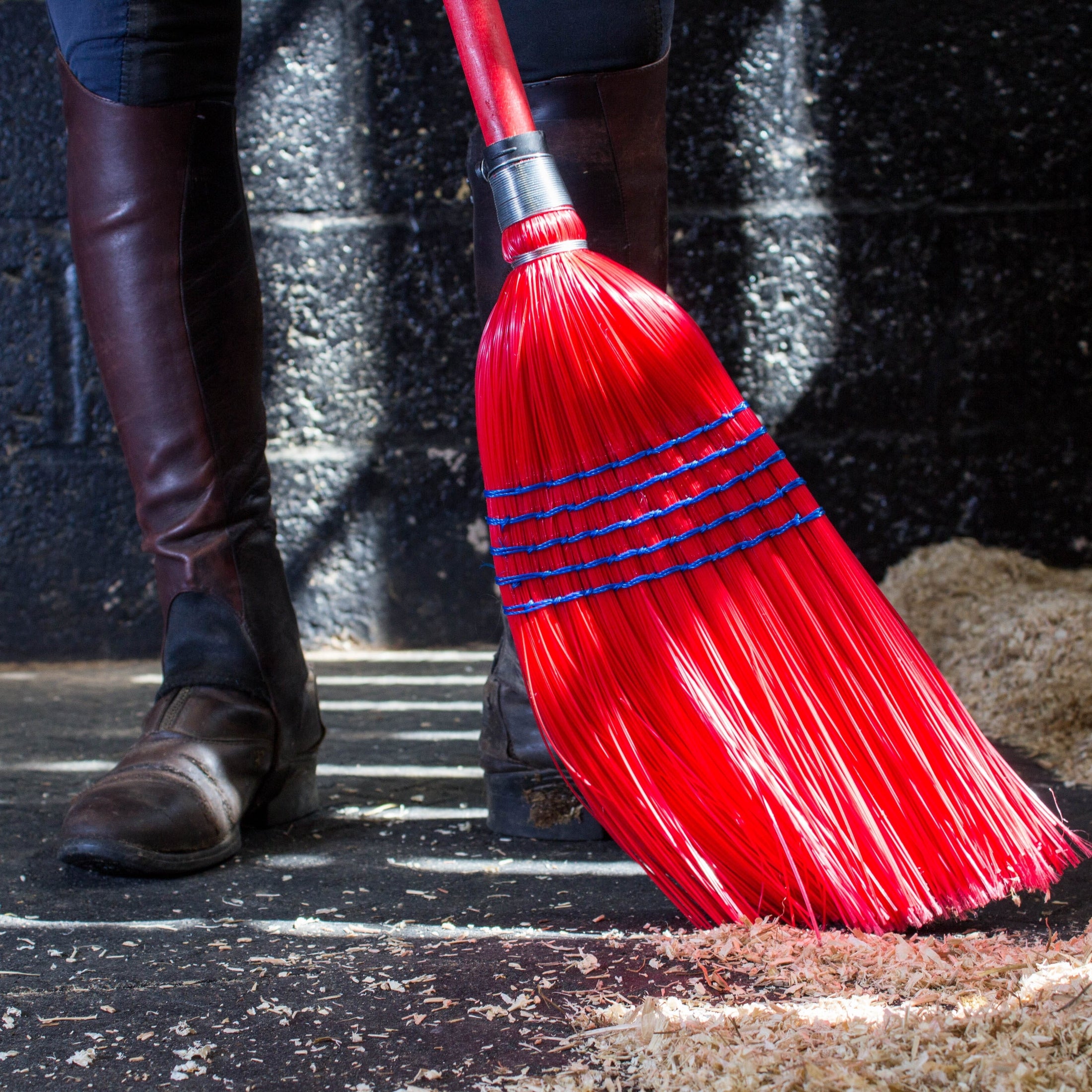 Red Gorilla - Deluxe Brooms - Deluxe Corn broom Standard Red ehdxb