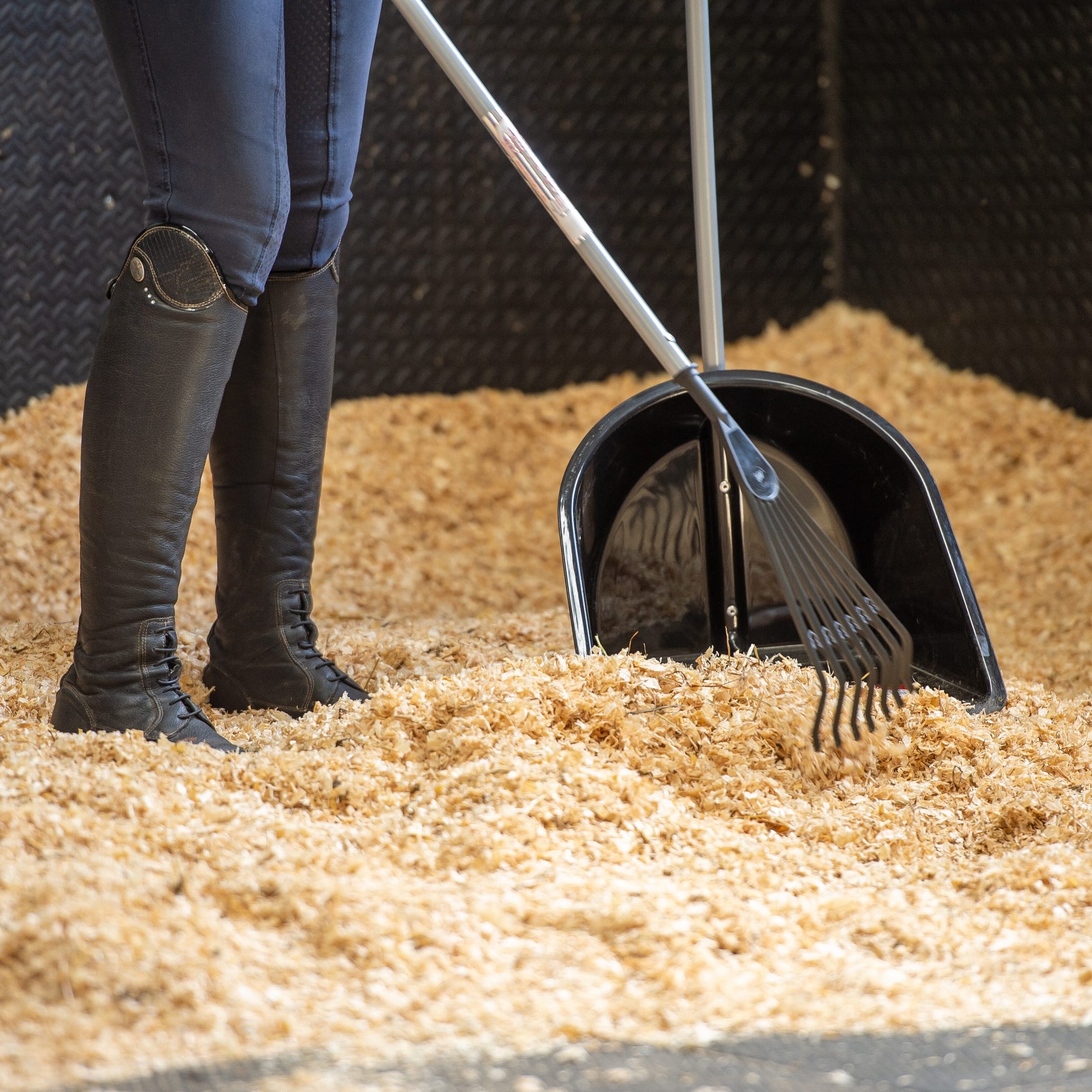Red Gorilla - Tidee Companion Set - Black Tidee + Rake + Broom ehdxb