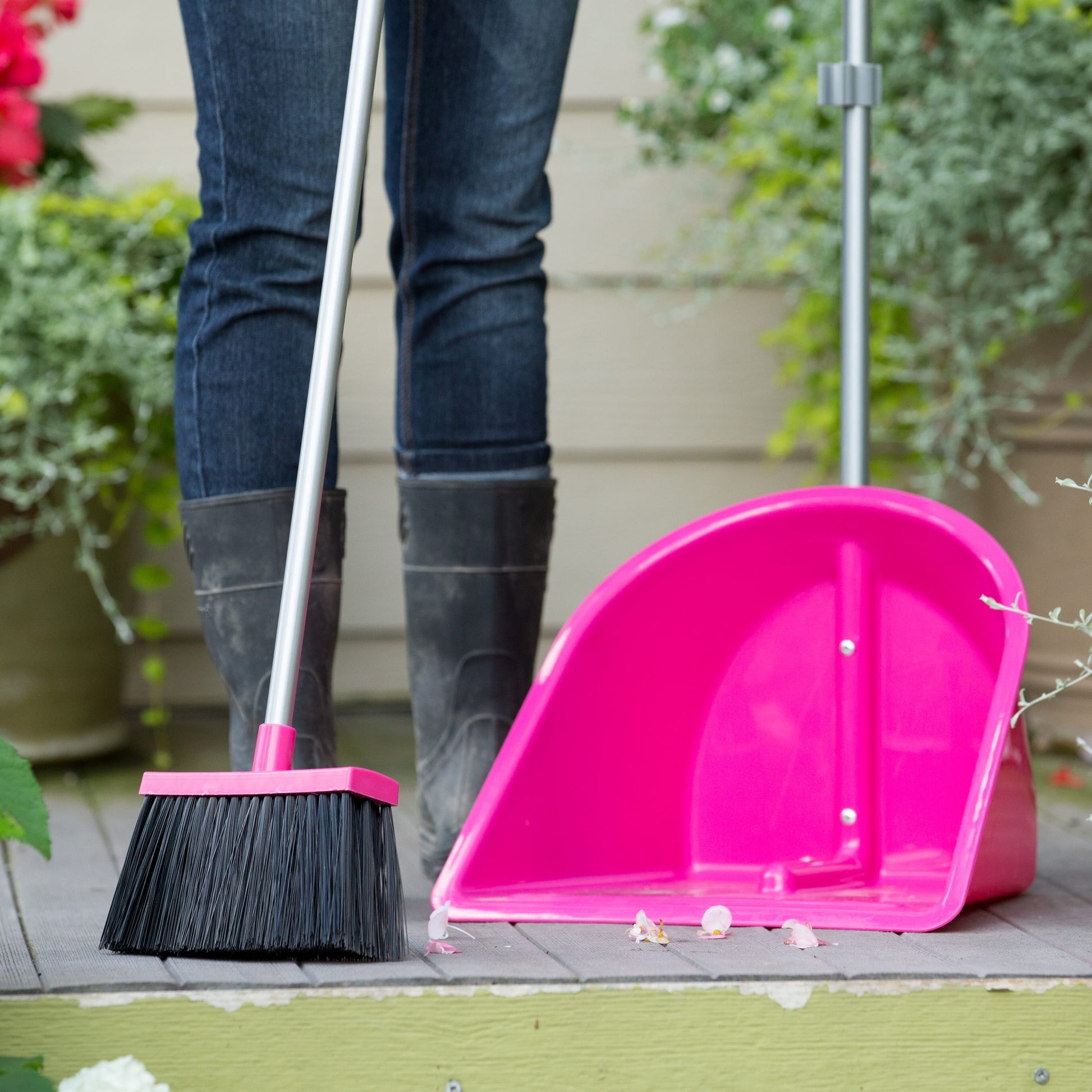 Red Gorilla - Tidee Companion Set - Pink Tidee + Rake + Broom ehdxb